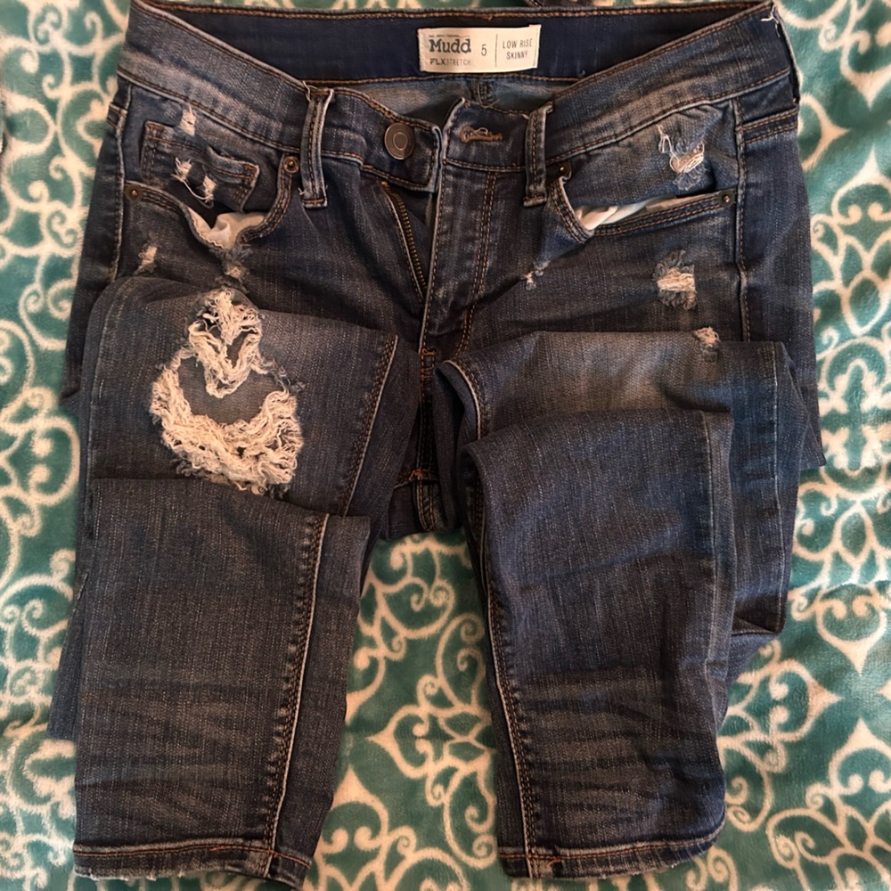 Mudd distressed skinny jeans